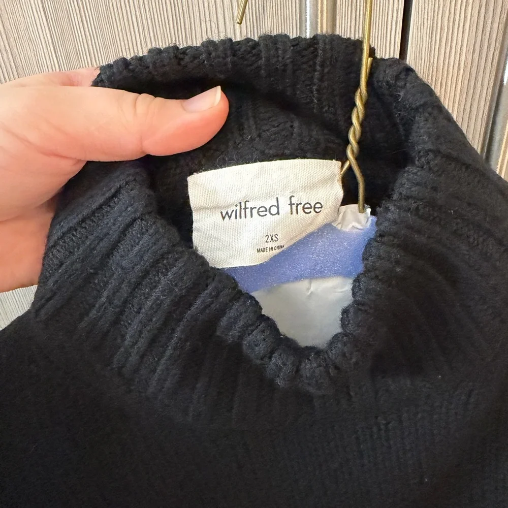 *SOLD* Aritzia Wilfred Merino Wool Turtleneck Sweater - Picture 2 of 5